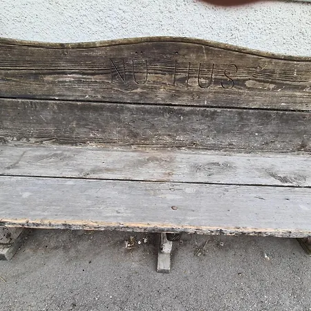 Nuehus Ug Αρόζα